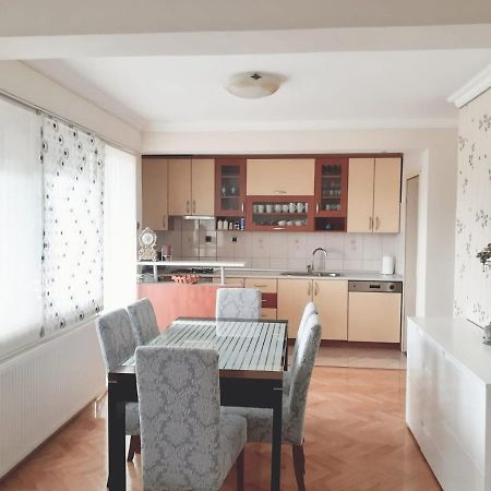Spacious 80M2 Apartment In The Center Ljubuški Eksteriør billede