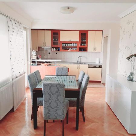 Spacious 80M2 Apartment In The Center Ljubuški Eksteriør billede