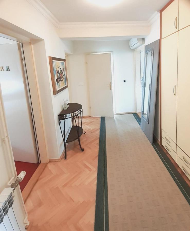 Spacious 80M2 Apartment In The Center Ljubuški Eksteriør billede