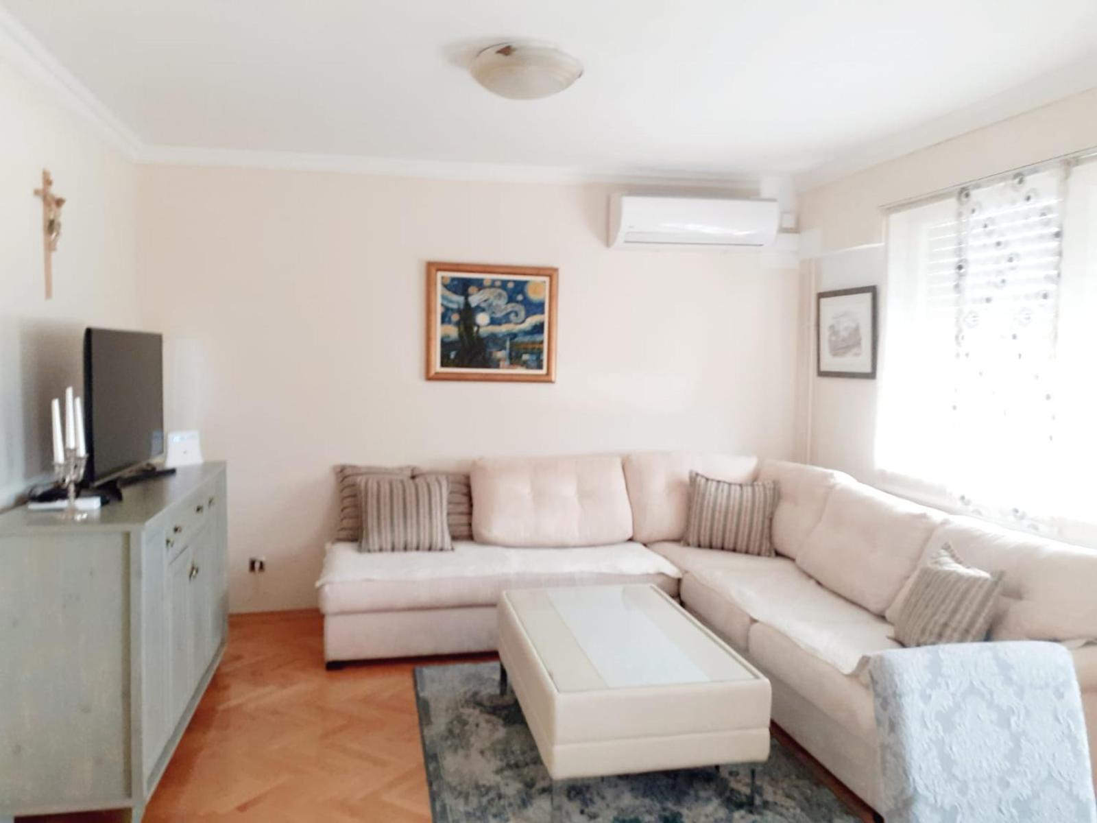 Spacious 80M2 Apartment In The Center Ljubuški Værelse billede